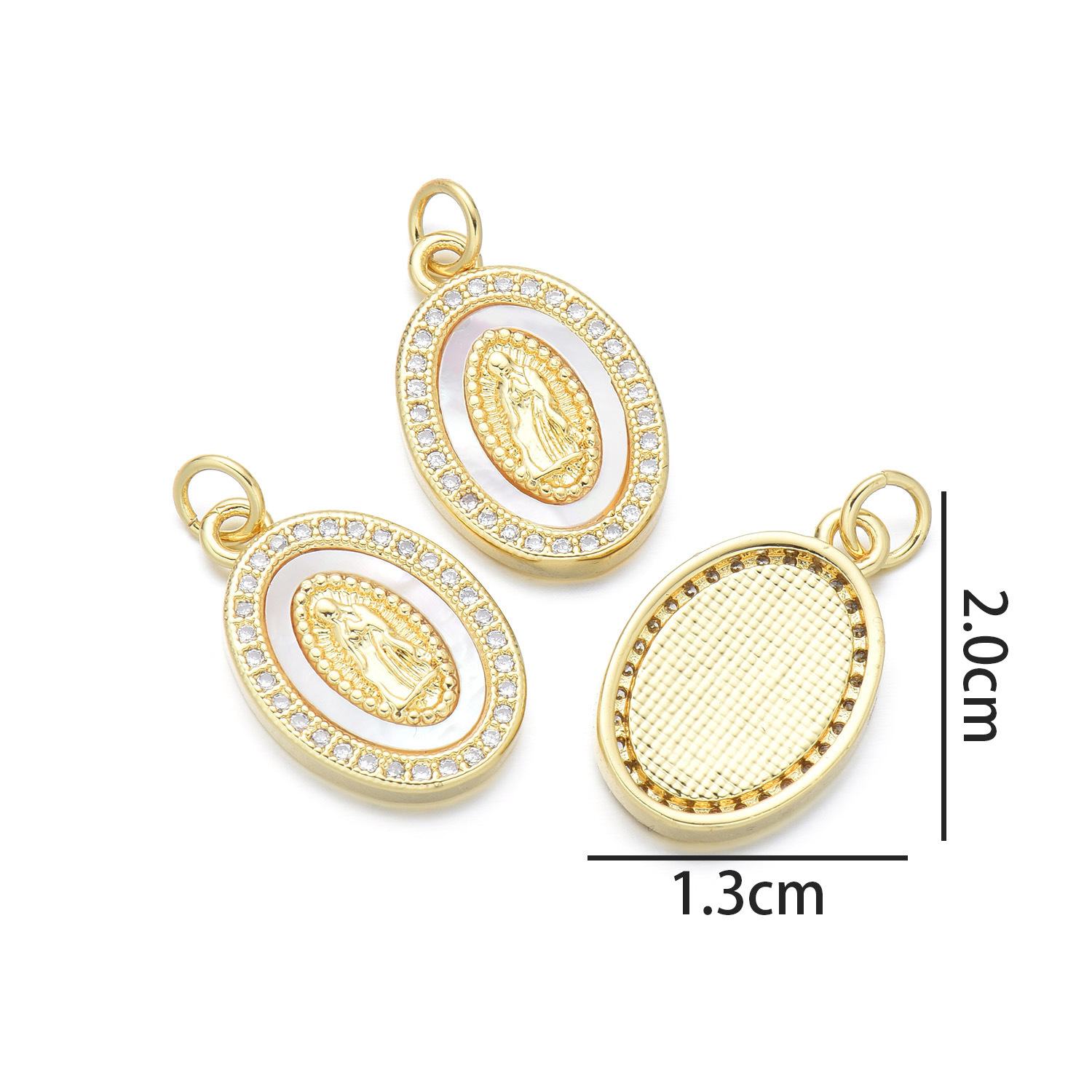 1:Oval humanoid pendant (natural shell)