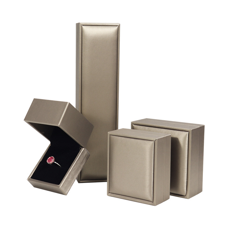 B ring box 6*6.5*5.3cm