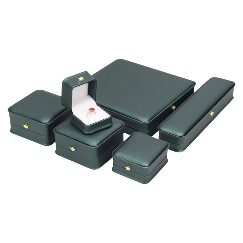 dark green ring box 6×6×4.5cm