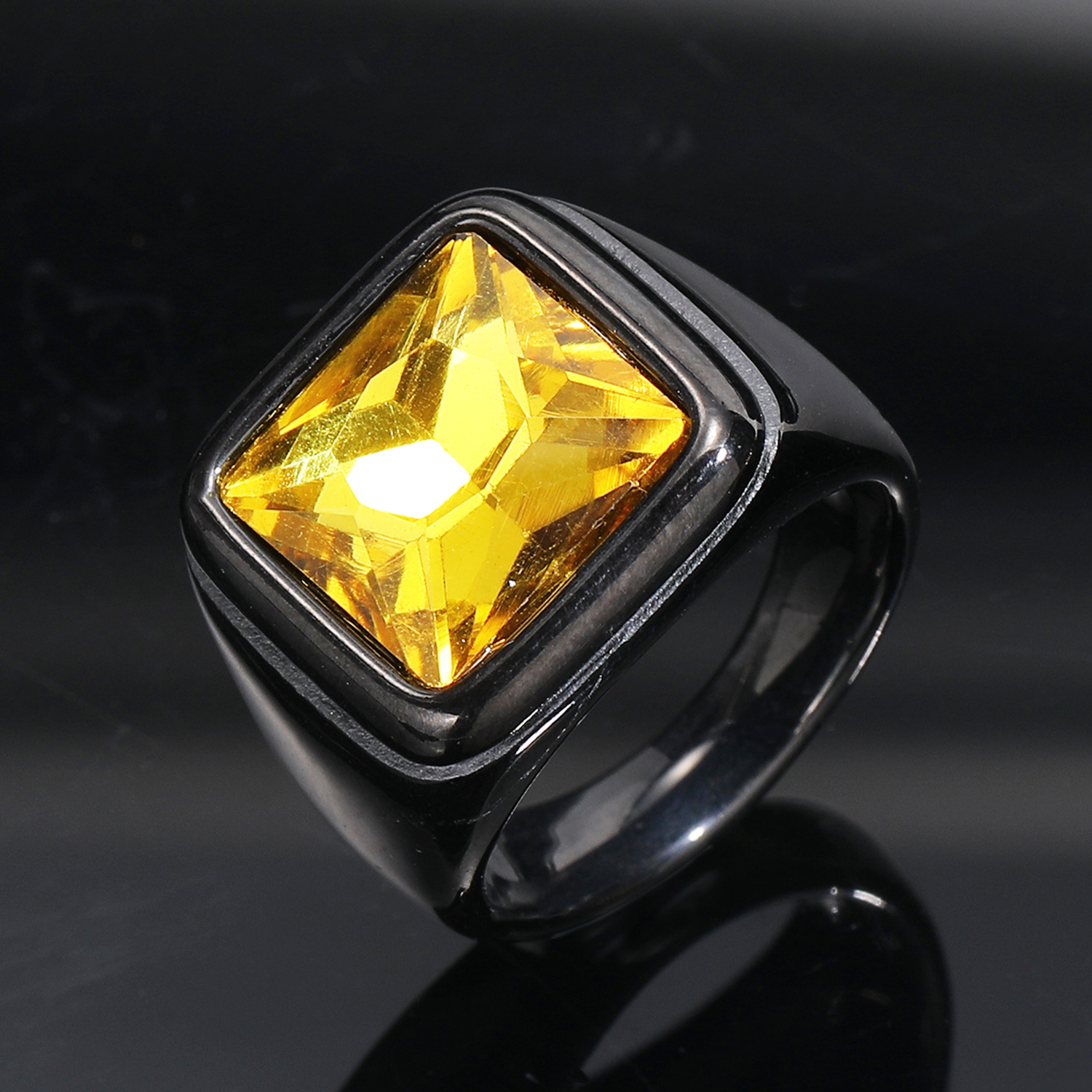 31:Black yellow gem