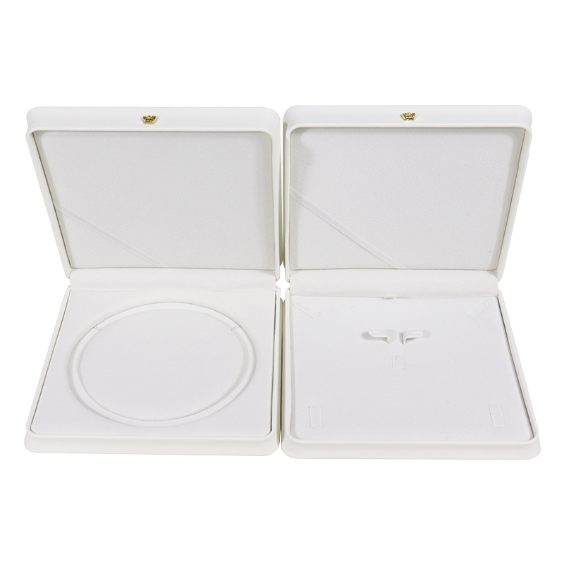 white pearl necklace box