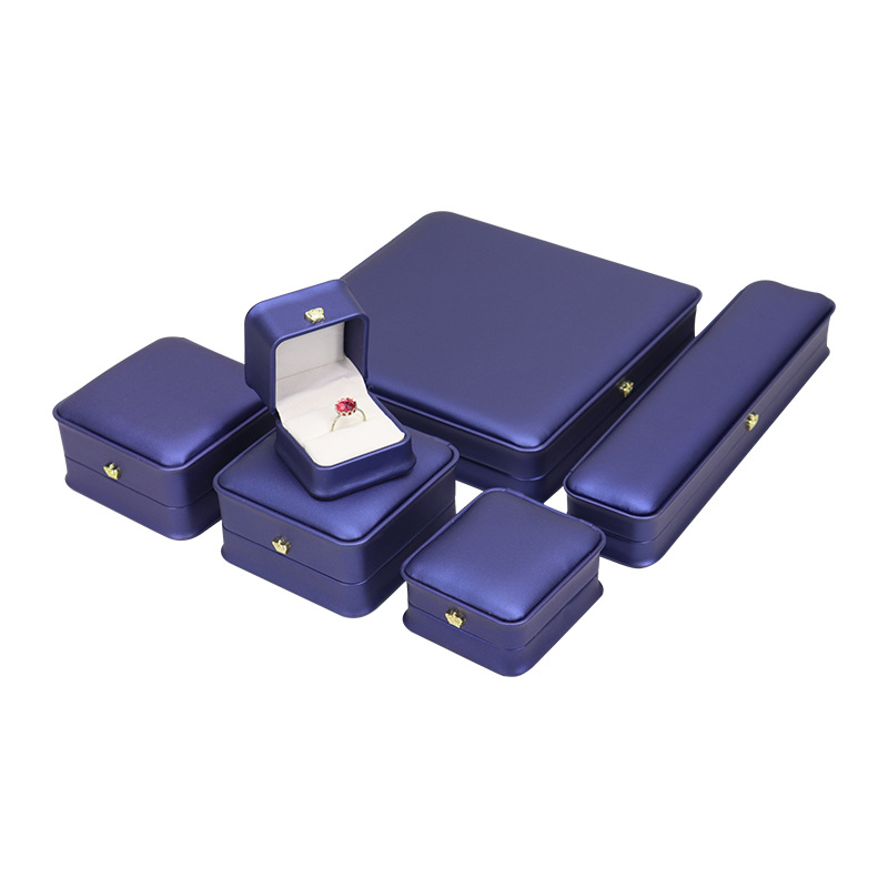 purplish blue ring box 6×6×4.5cm