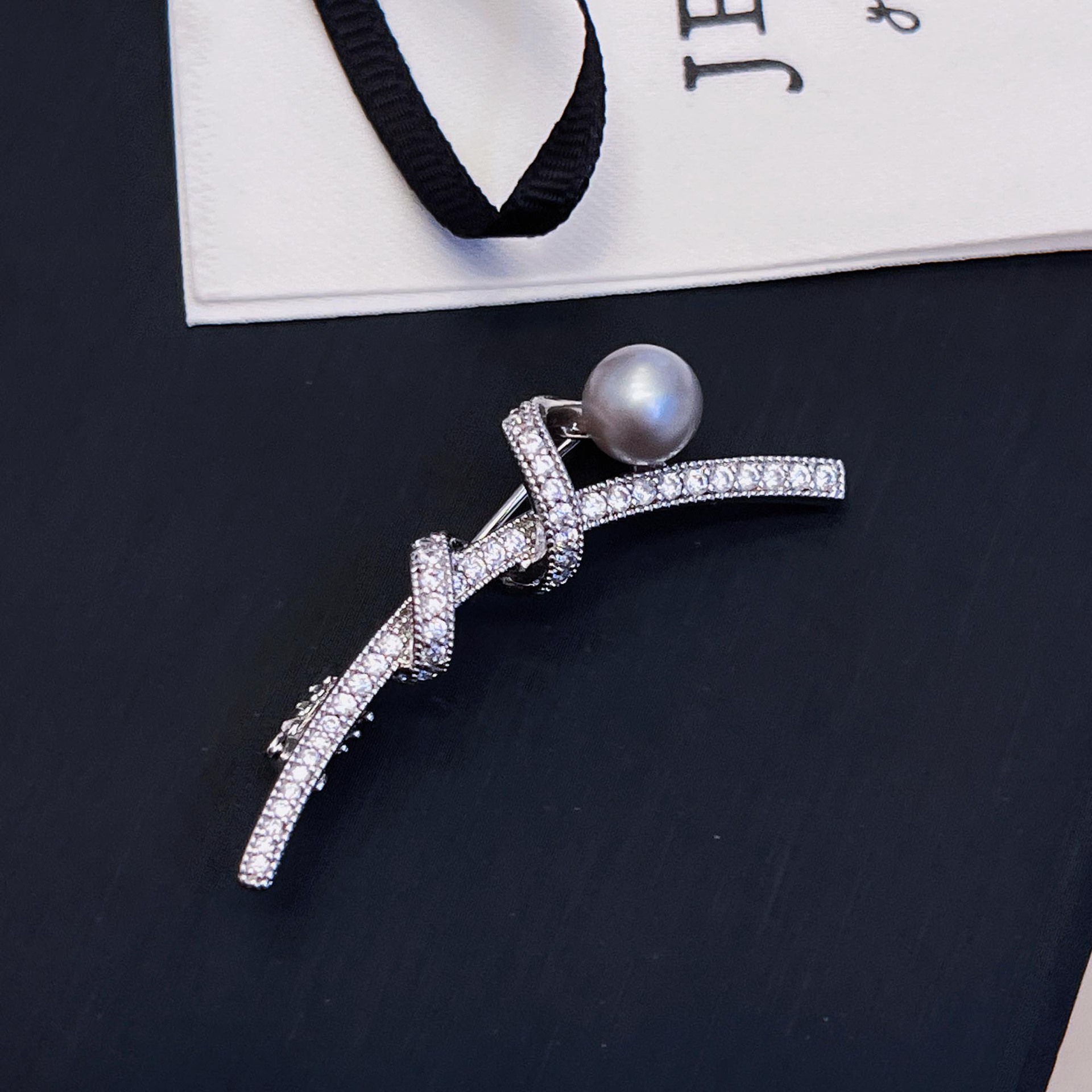 7:Spiral line*d ​​freshwater round pearl brooch