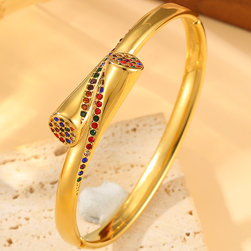 1:Golden-colored diamond