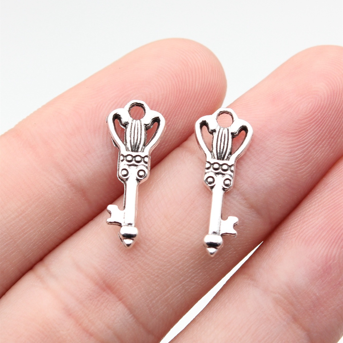 1:αντίκα ασημί χρώμα