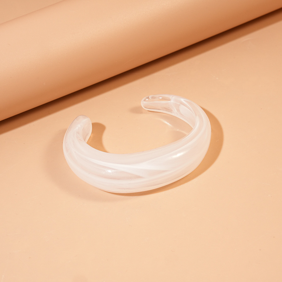 2:Bracelet-cream white