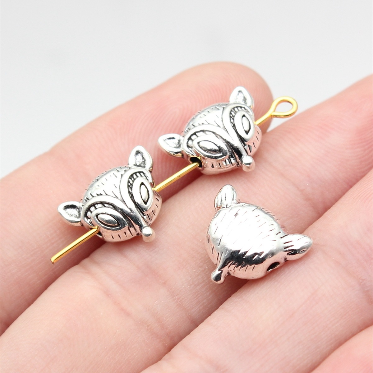 2 antike silberne Farbe