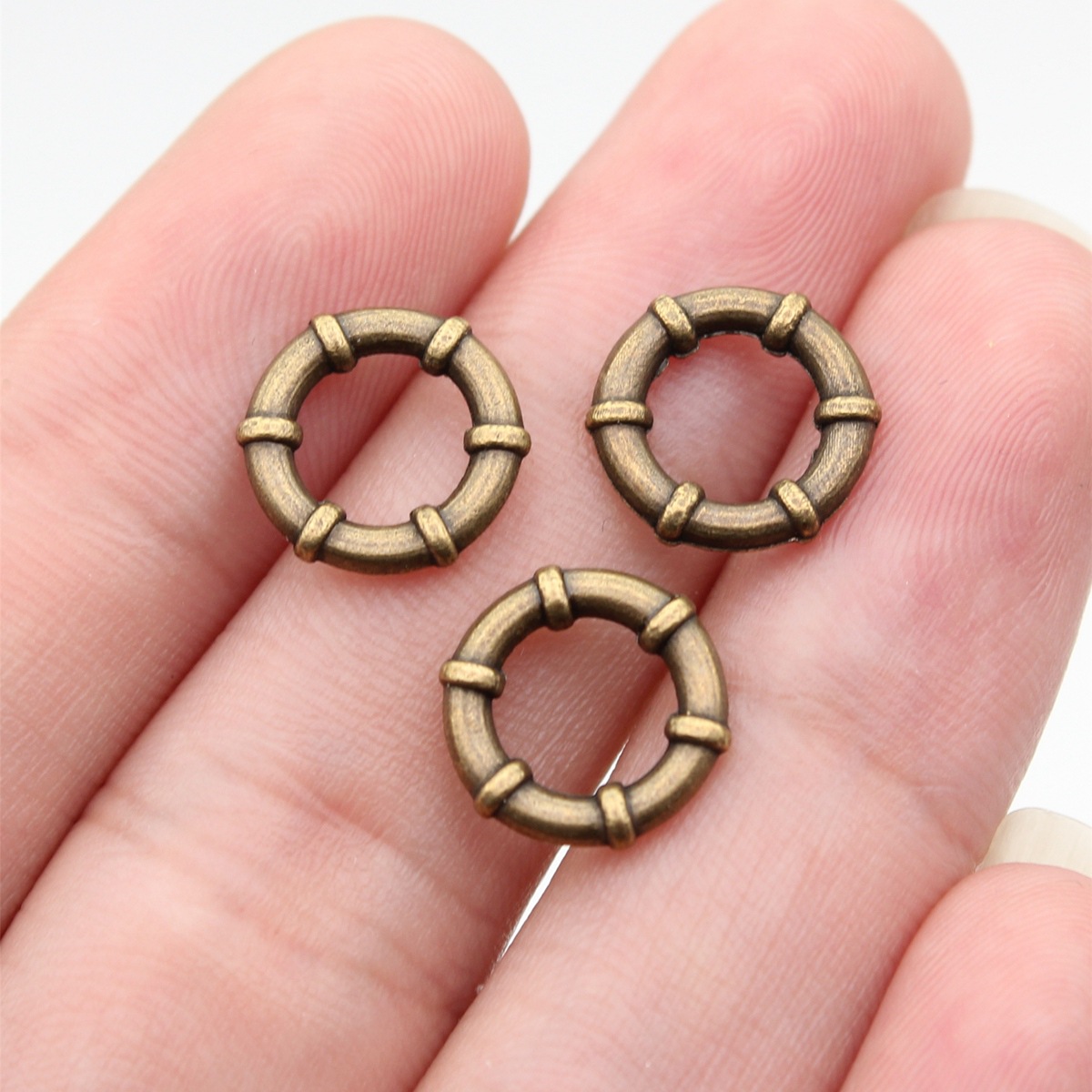 2 antike Bronzefarbe