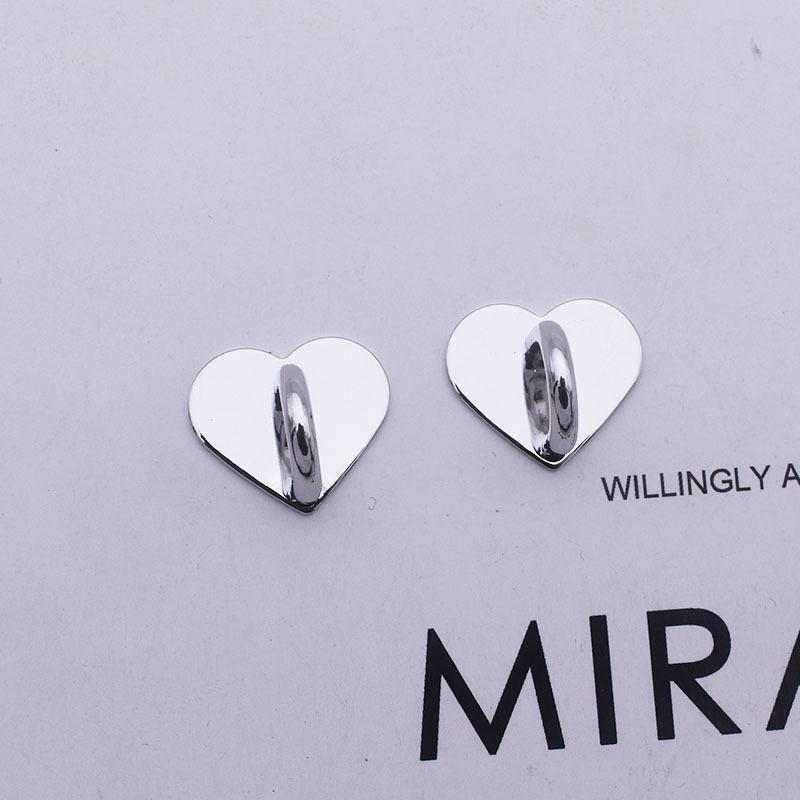 6:Small heart-shaped silver -2CM