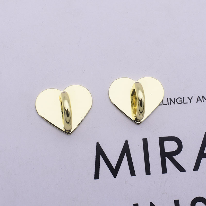 7:Small heart-shaped gold- 2CM