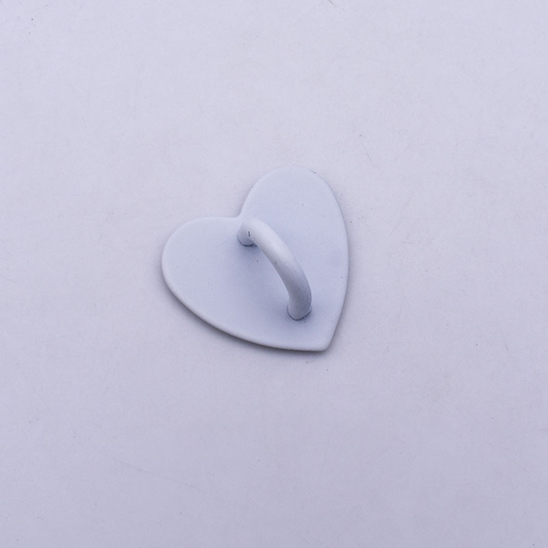 24:The heart-shaped paint is white