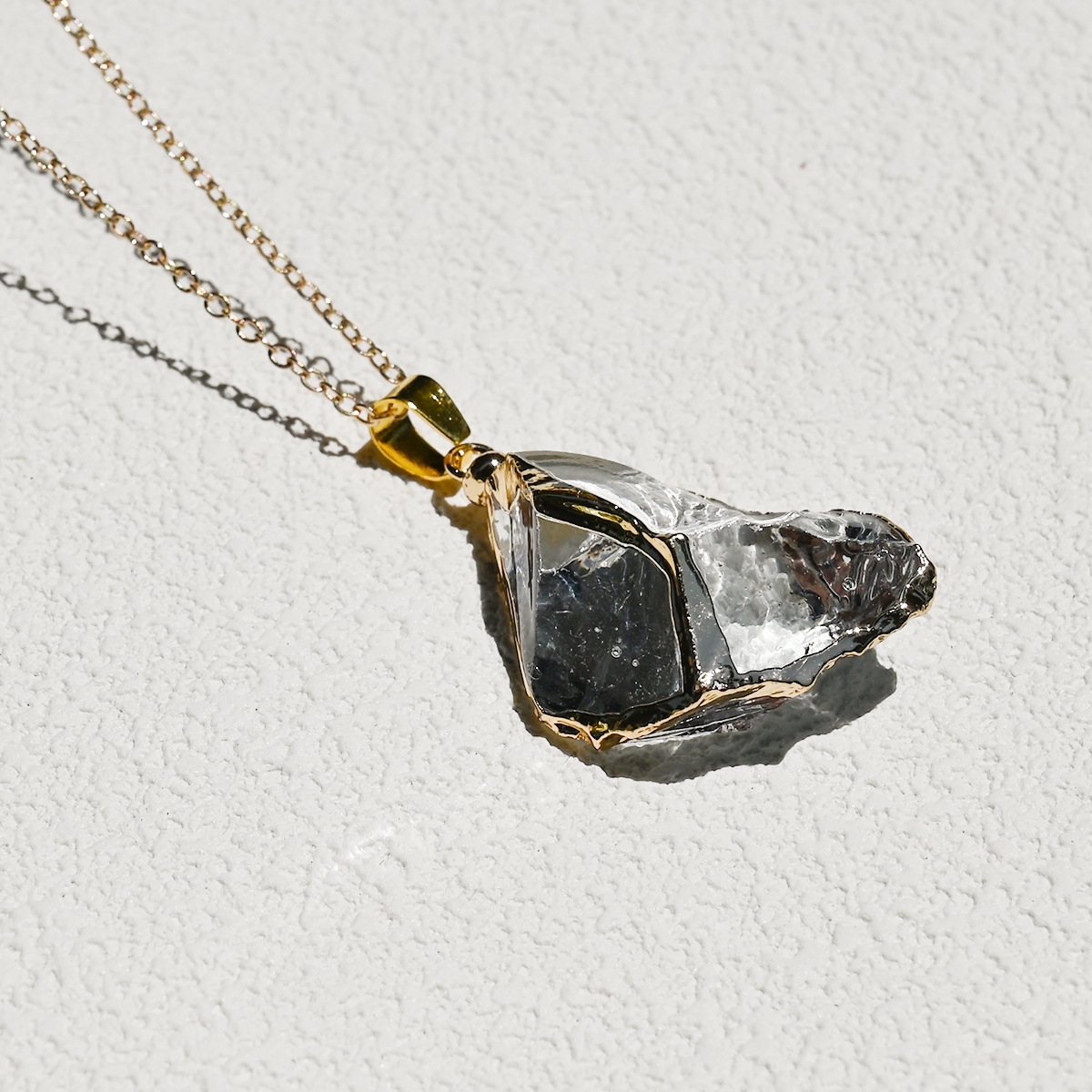 4:Synthetic light blue crystal (excluding chain)