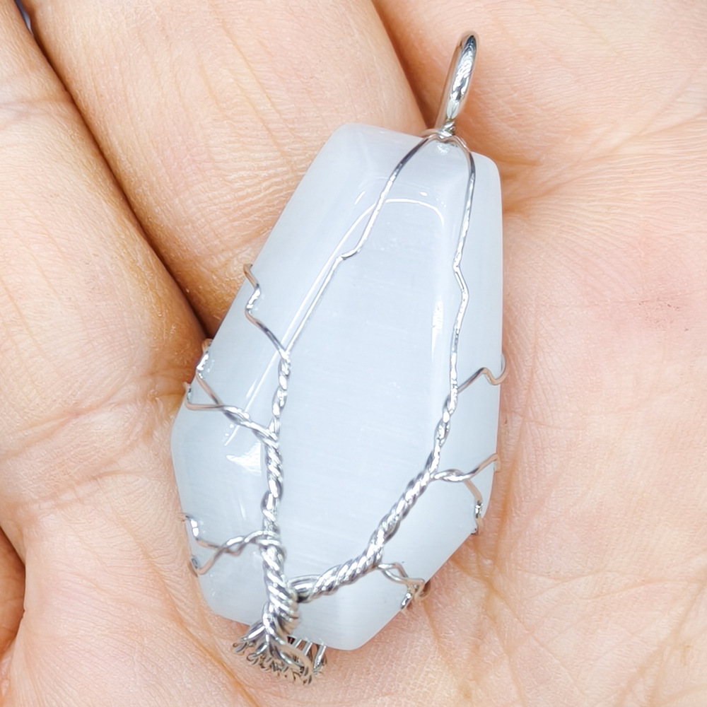 6:Synthetic white cat s eye stone