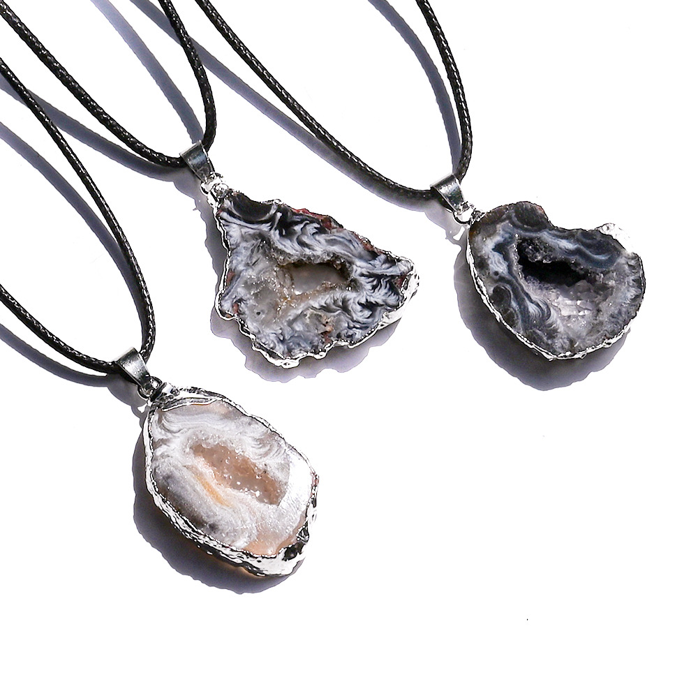 1:Silver edge (one will be sent randomly)