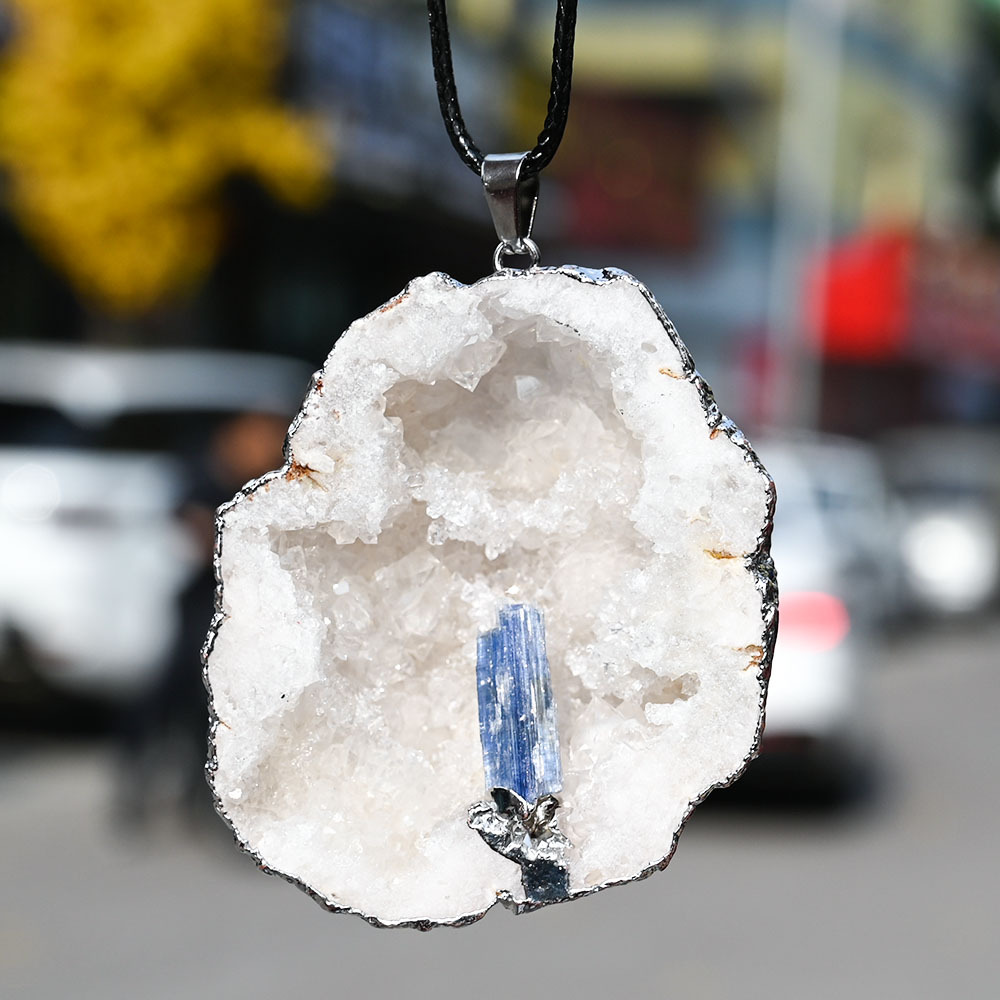 4:crystal hole blue crystal strip