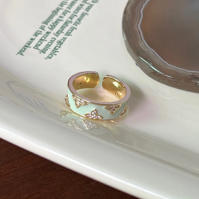 3:Gold [light green oil] a J0051