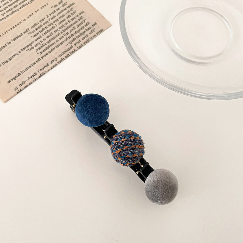 2:1579 blue and gray ball