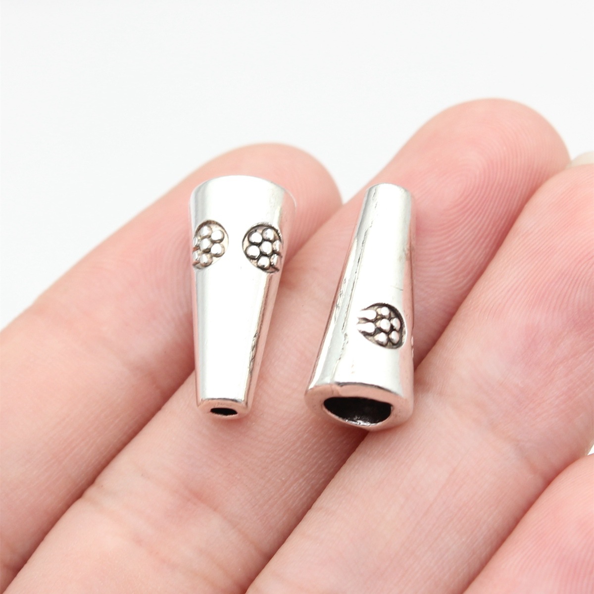 1:couleur argent antique