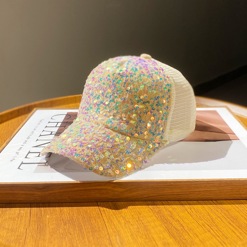 All-inclusive sequins gold