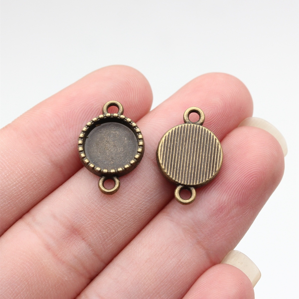 Outer diameter: 19x12mm Inner diameter: 9.9mm - An