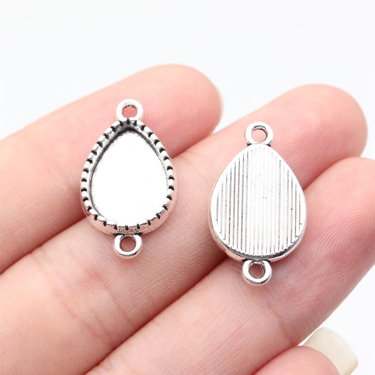 11:Outer diameter 23x13mm, inner diameter 13.9x10.4mm_ancient silver_b18136_w21-h31