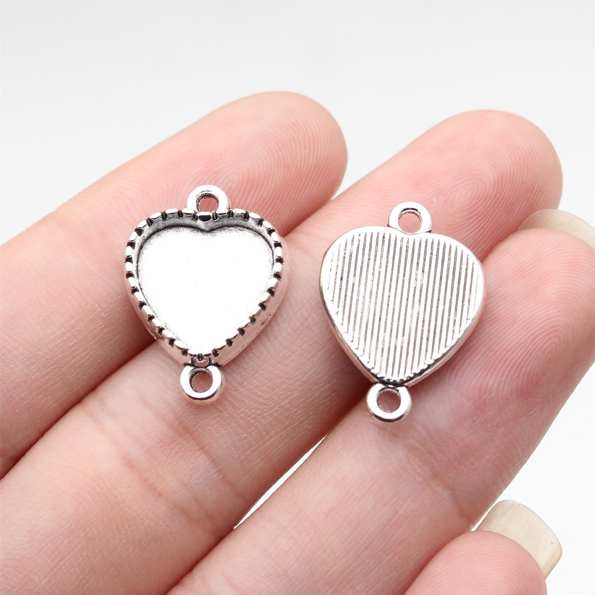 19:Outer diameter 21x15mm, inner diameter 12x12mm antique silver_b18140_w22-a02