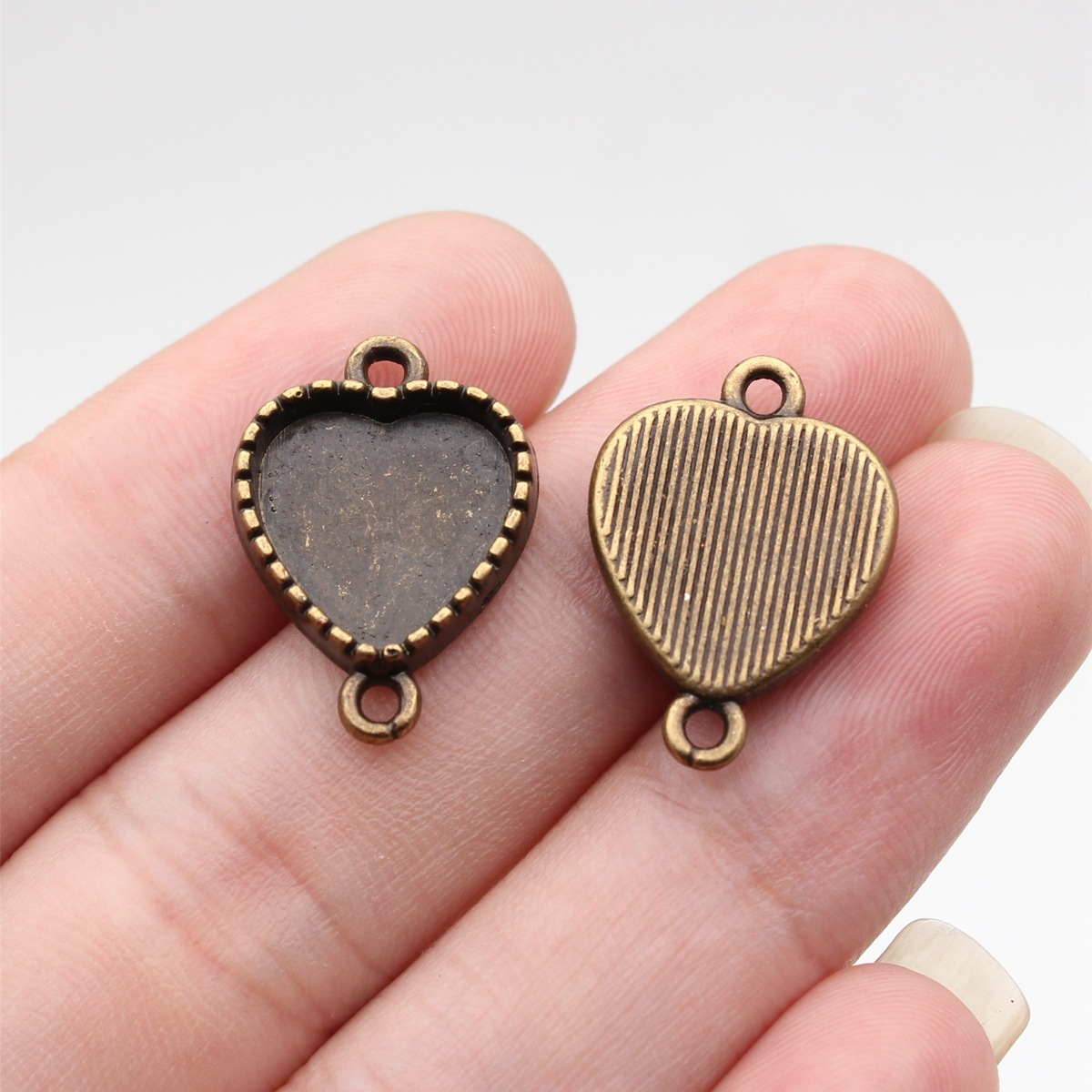 20:Outer diameter 21x15mm, inner diameter 12x12mm_ancient bronze color_a13889_w22-a41