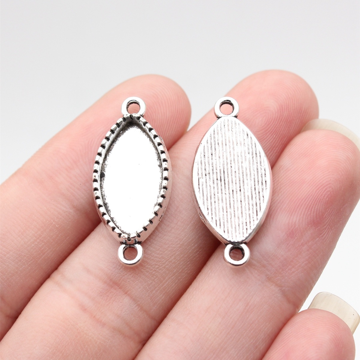 23:Outer diameter 27x12mm, inner diameter 17.8x9.4mm_ancient silver_b18142_w22-b09