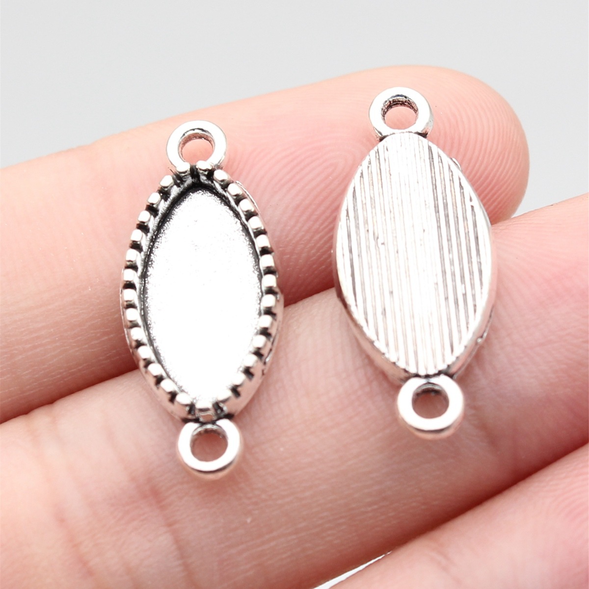 25:Outer diameter 24x10mm, inner diameter 14.7x7.5mm_ancient silver_b18143_w22-b25