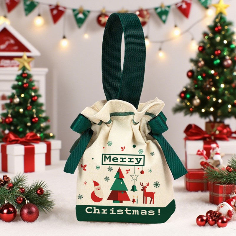 15:Green three-dimensional Christmas tree drawstring bag, 18*19*8cm