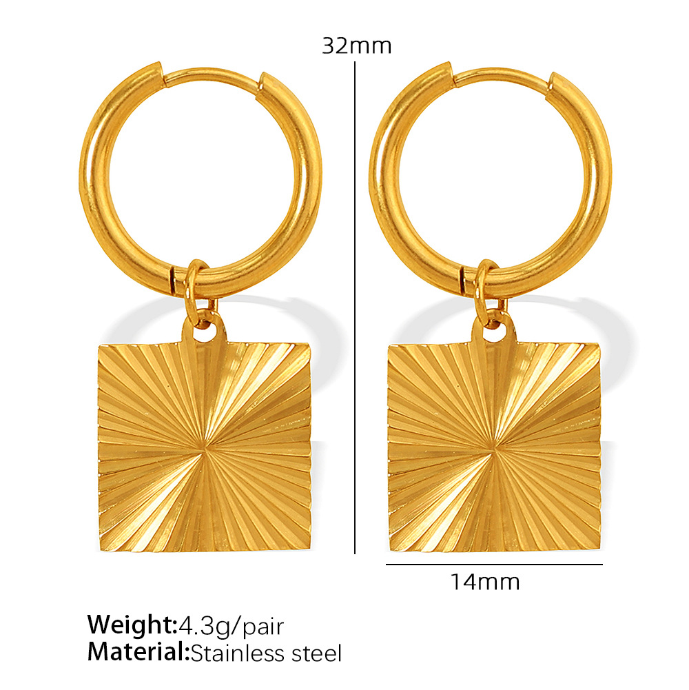 1:EH435 Gold Earrings