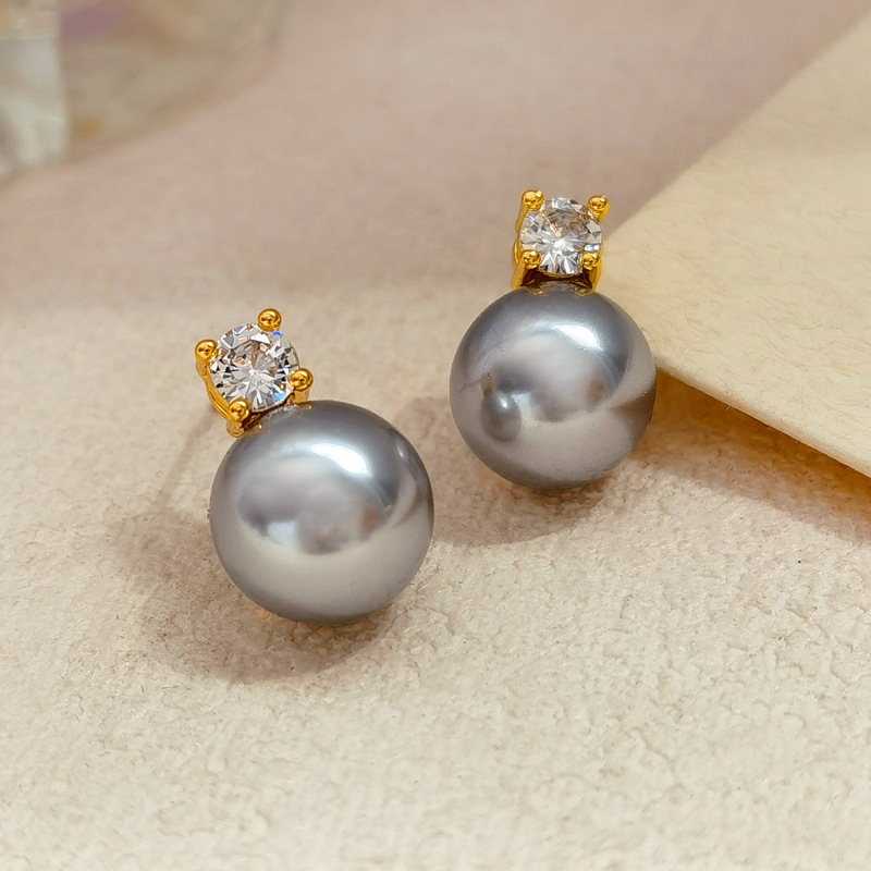 1:Grey Pearl Four Claw Zircon Earrings