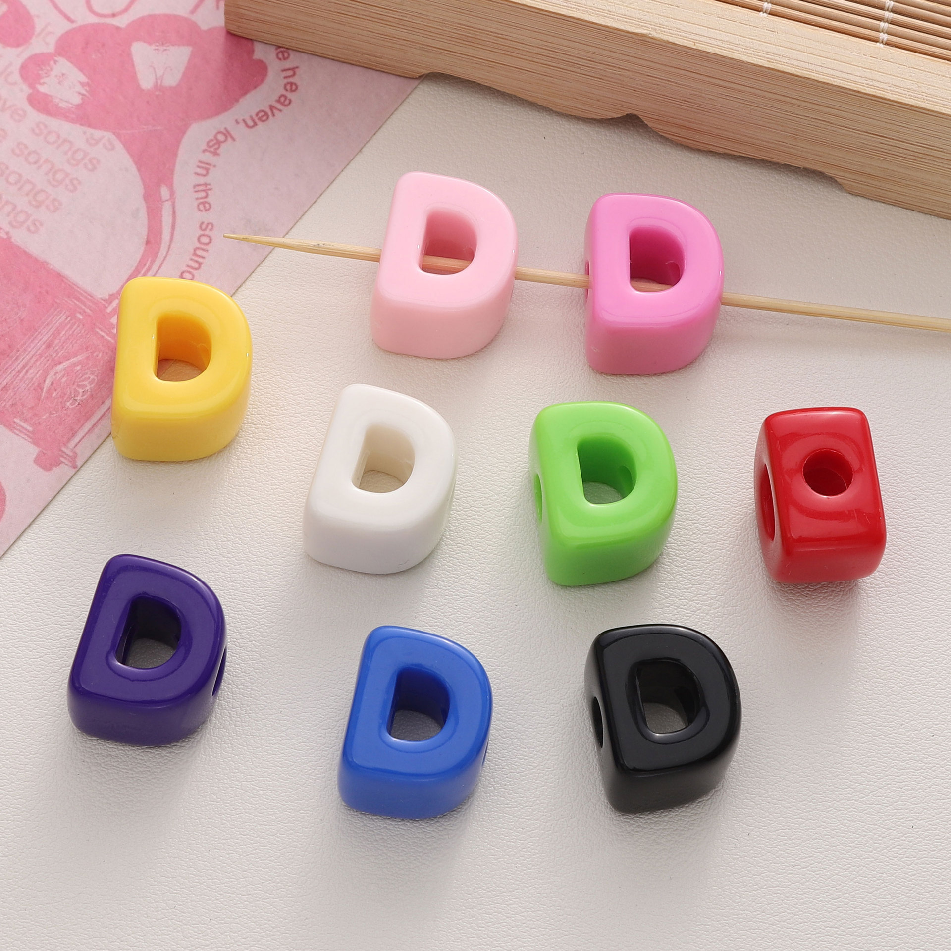 D 10/bag Random color