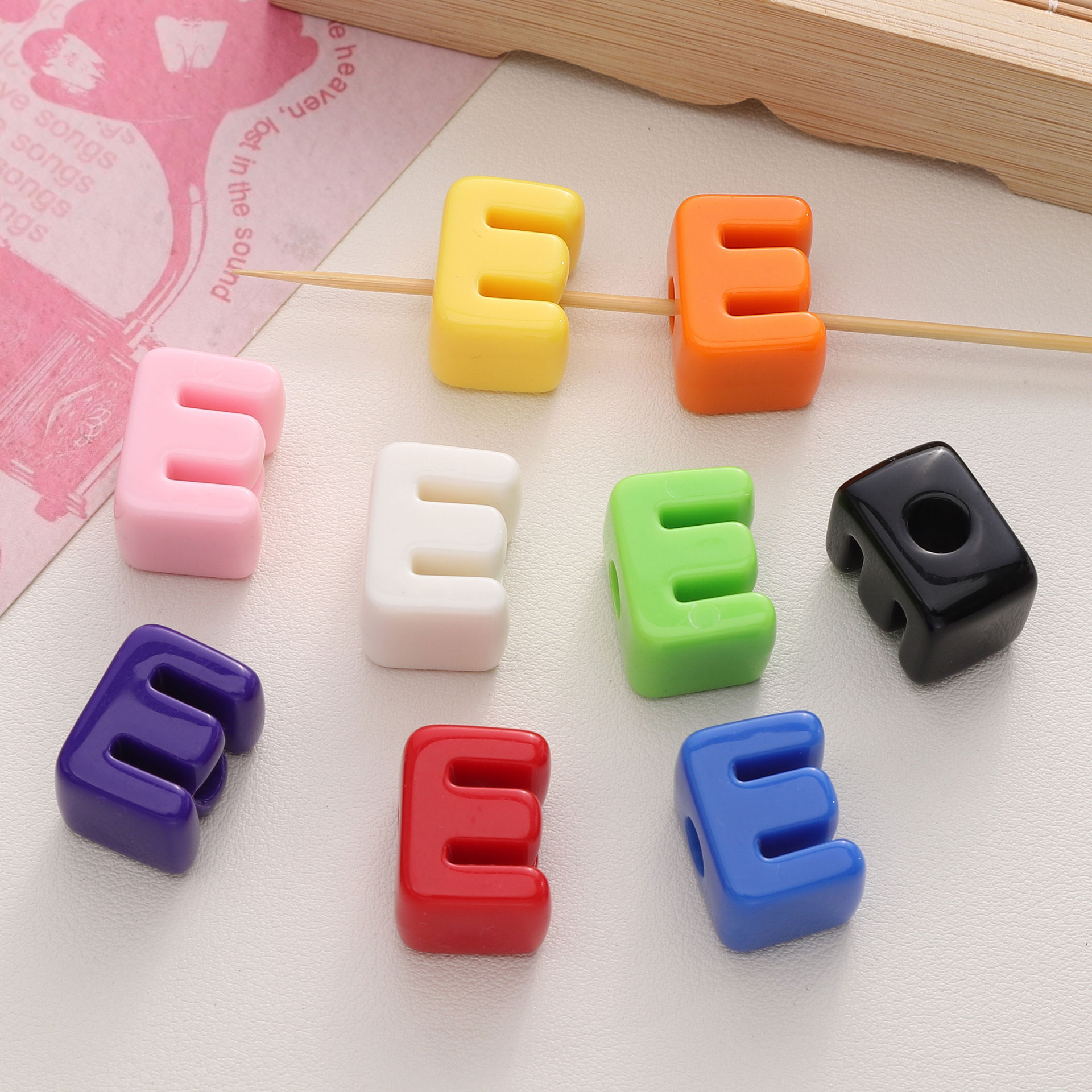 E 10/bag Random color