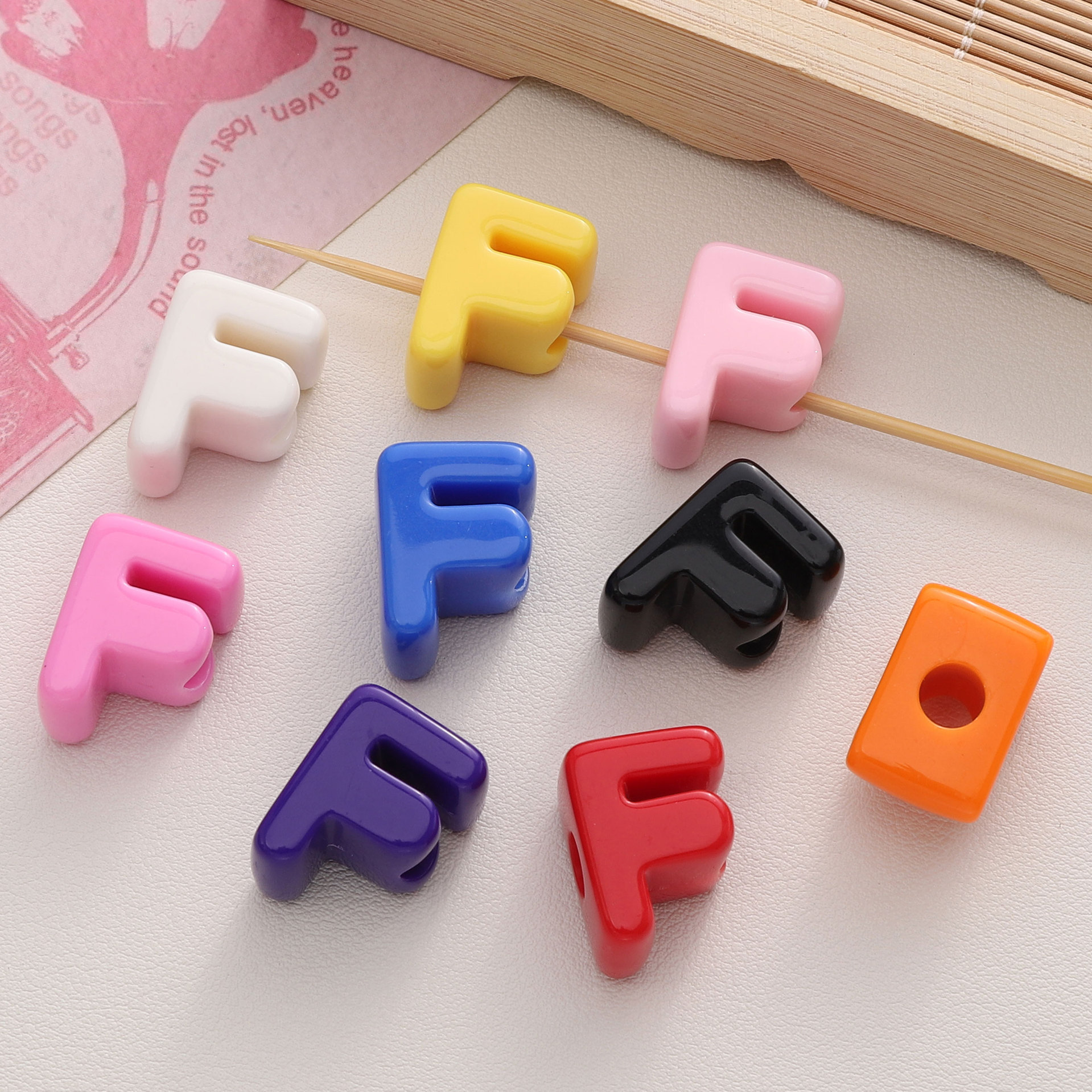 F 10/bag Random color