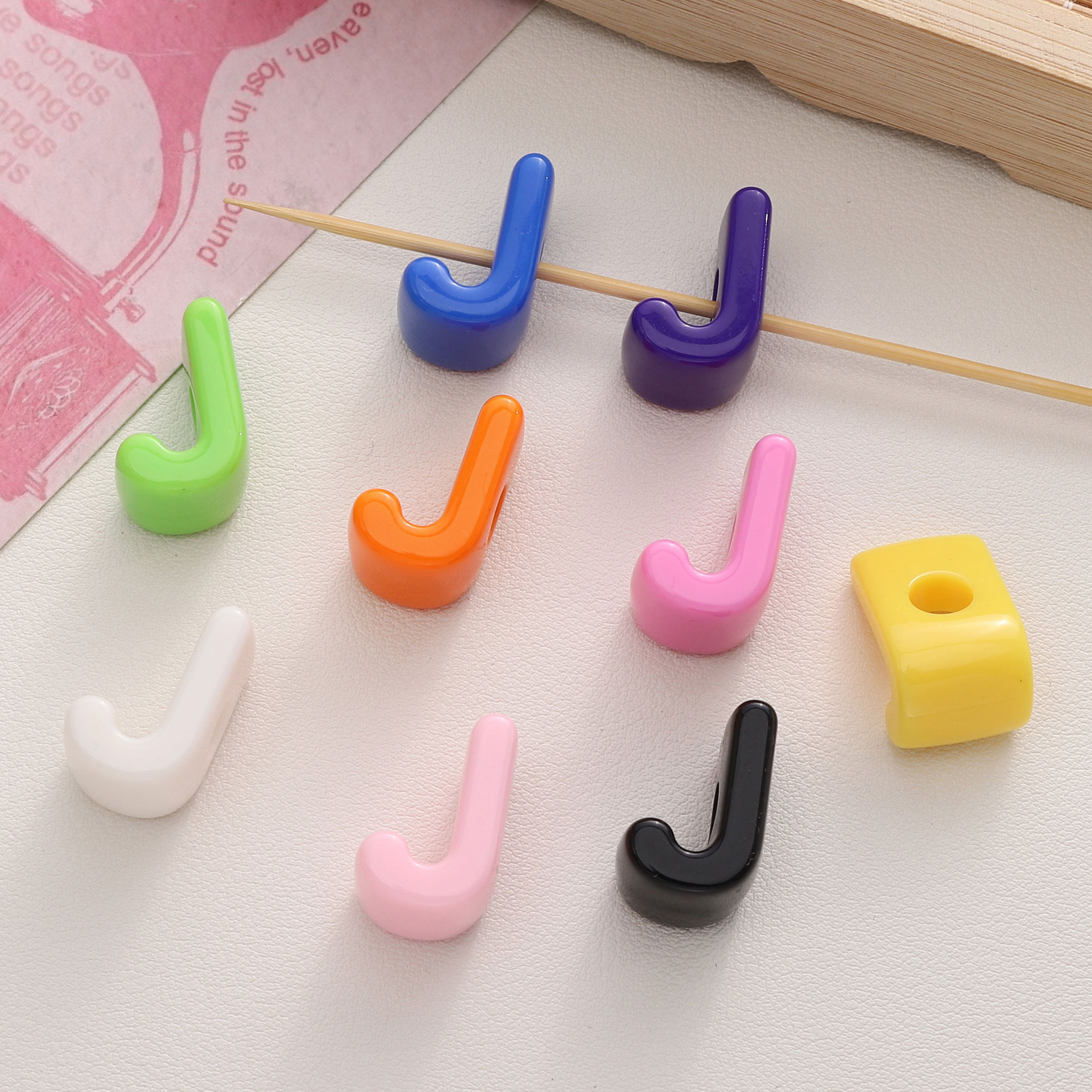 J 10/bag Random color