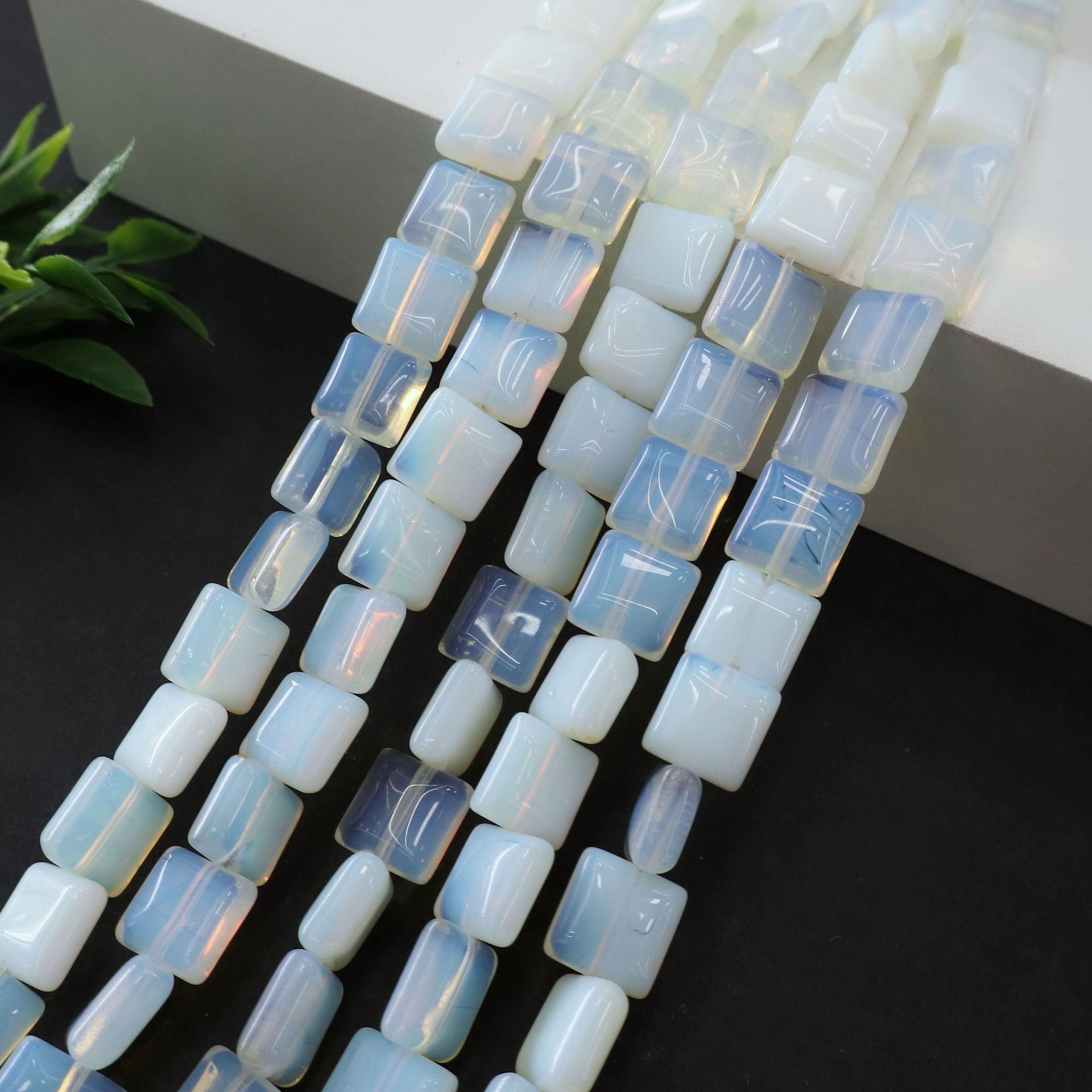 Opal 10mm(about 40 pieces)