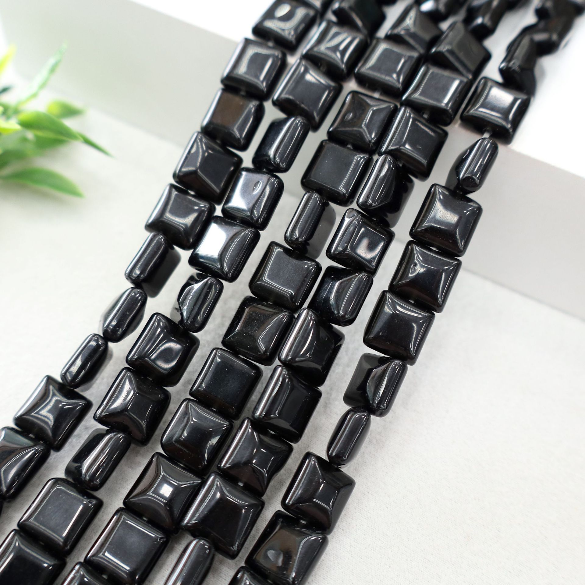 Black agate 10mm(about 40 pieces)