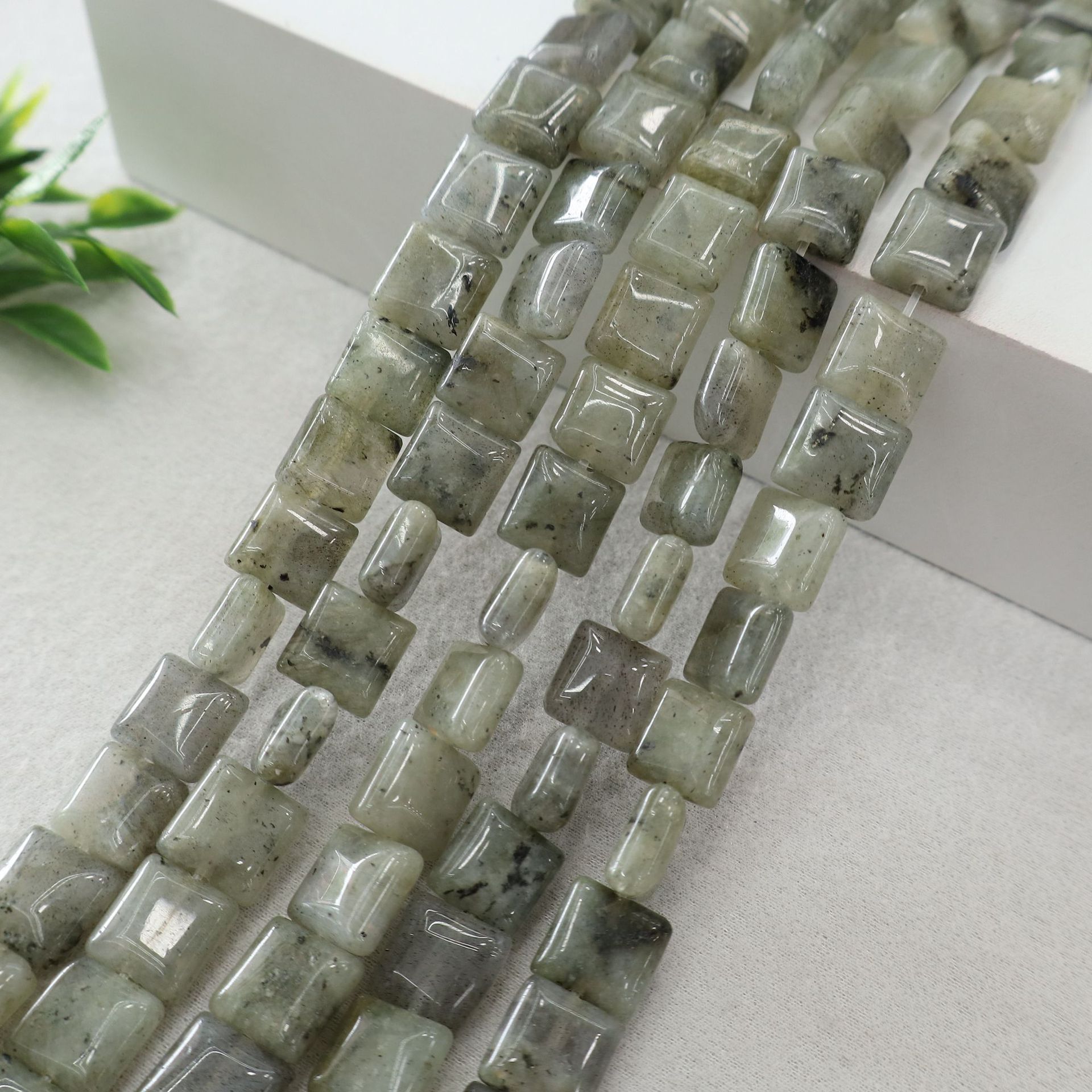 Gray Labradorite 8mm(about 50 pieces)