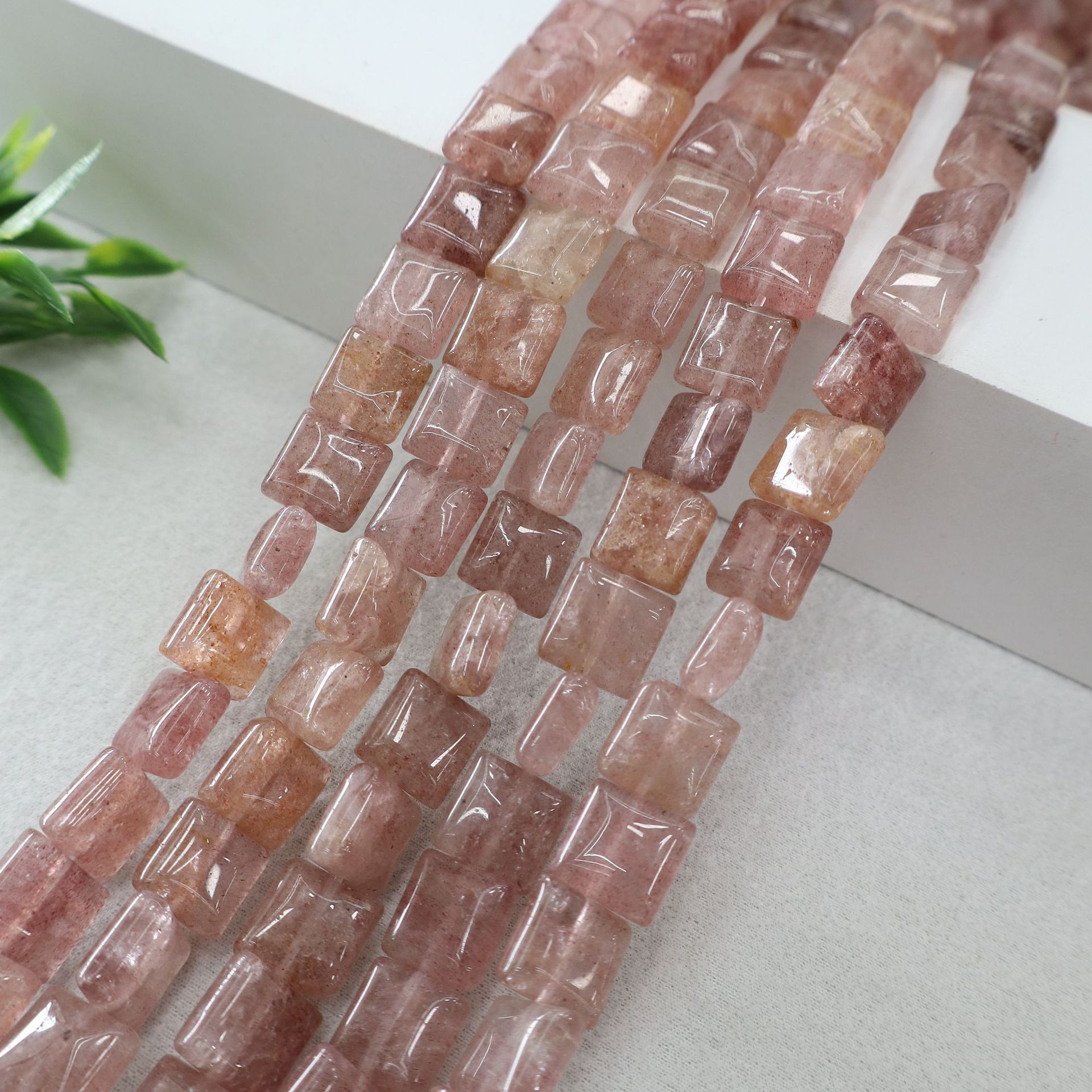 Strawberry Quartz 10mm(about 40 pieces)