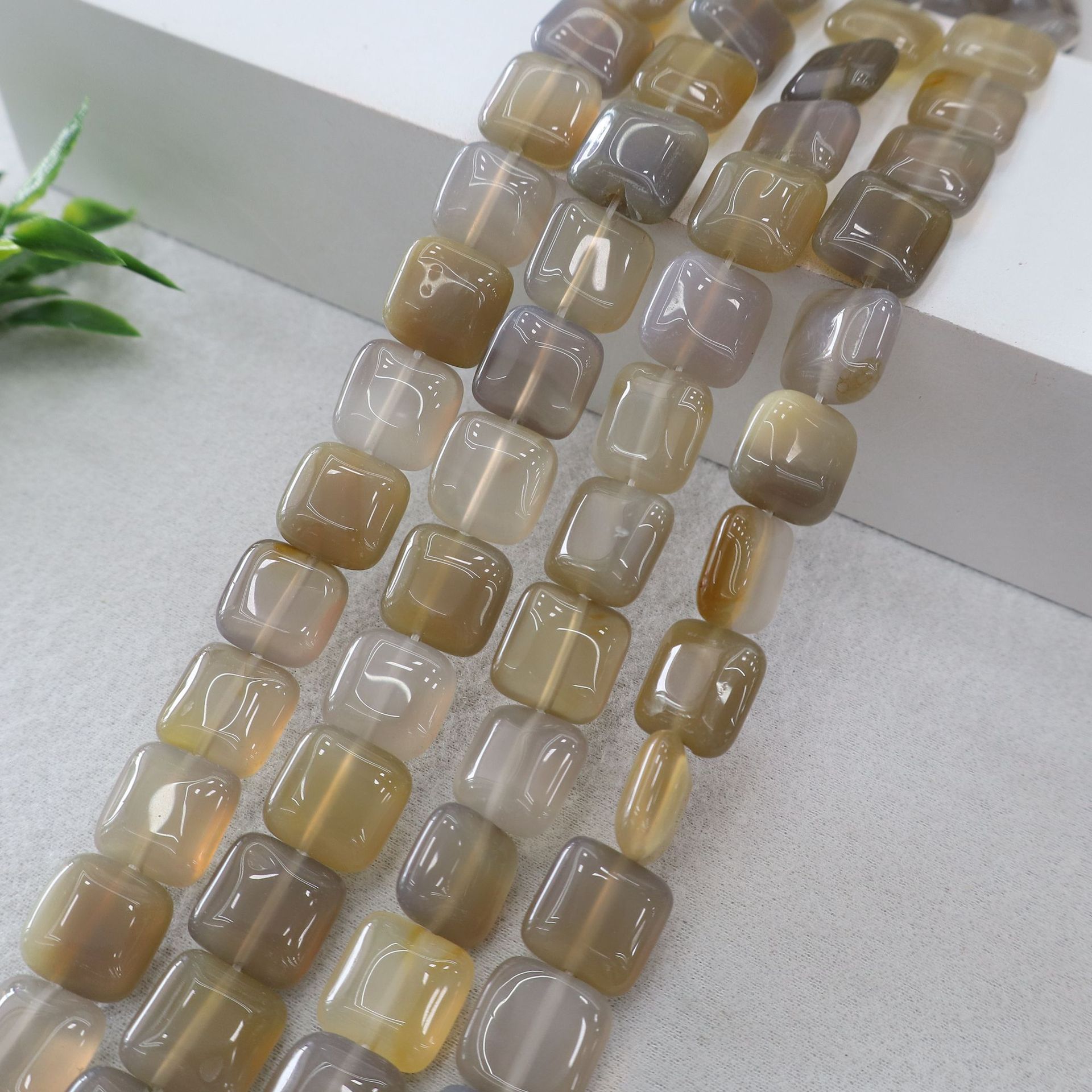 Grey agate 12mm(about 33 pieces)