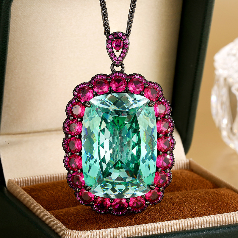 Black gold Para green pendant with Chopin chain