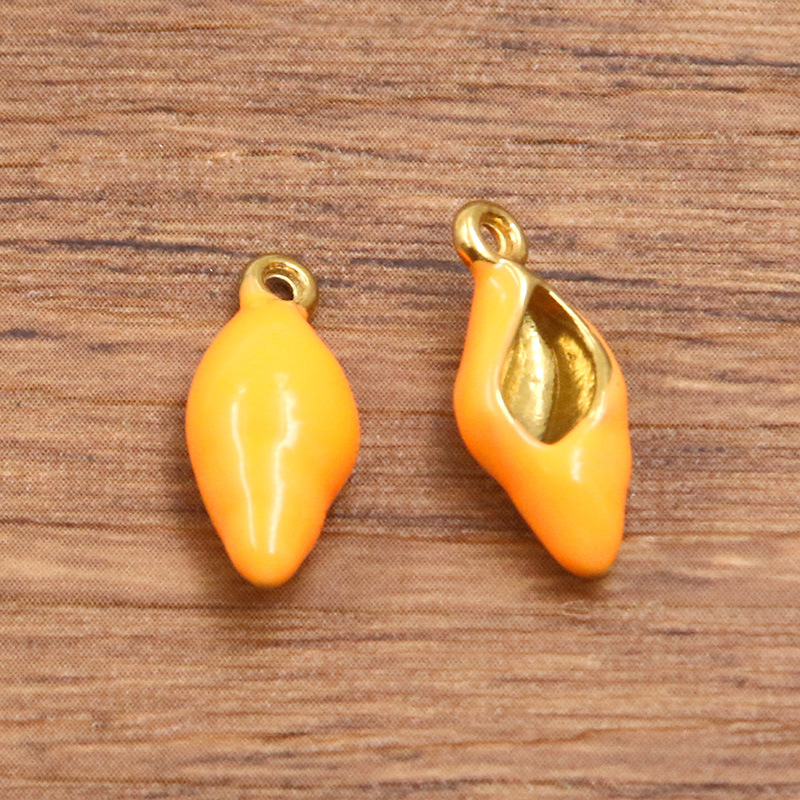 8:Orange conch 6X15mm