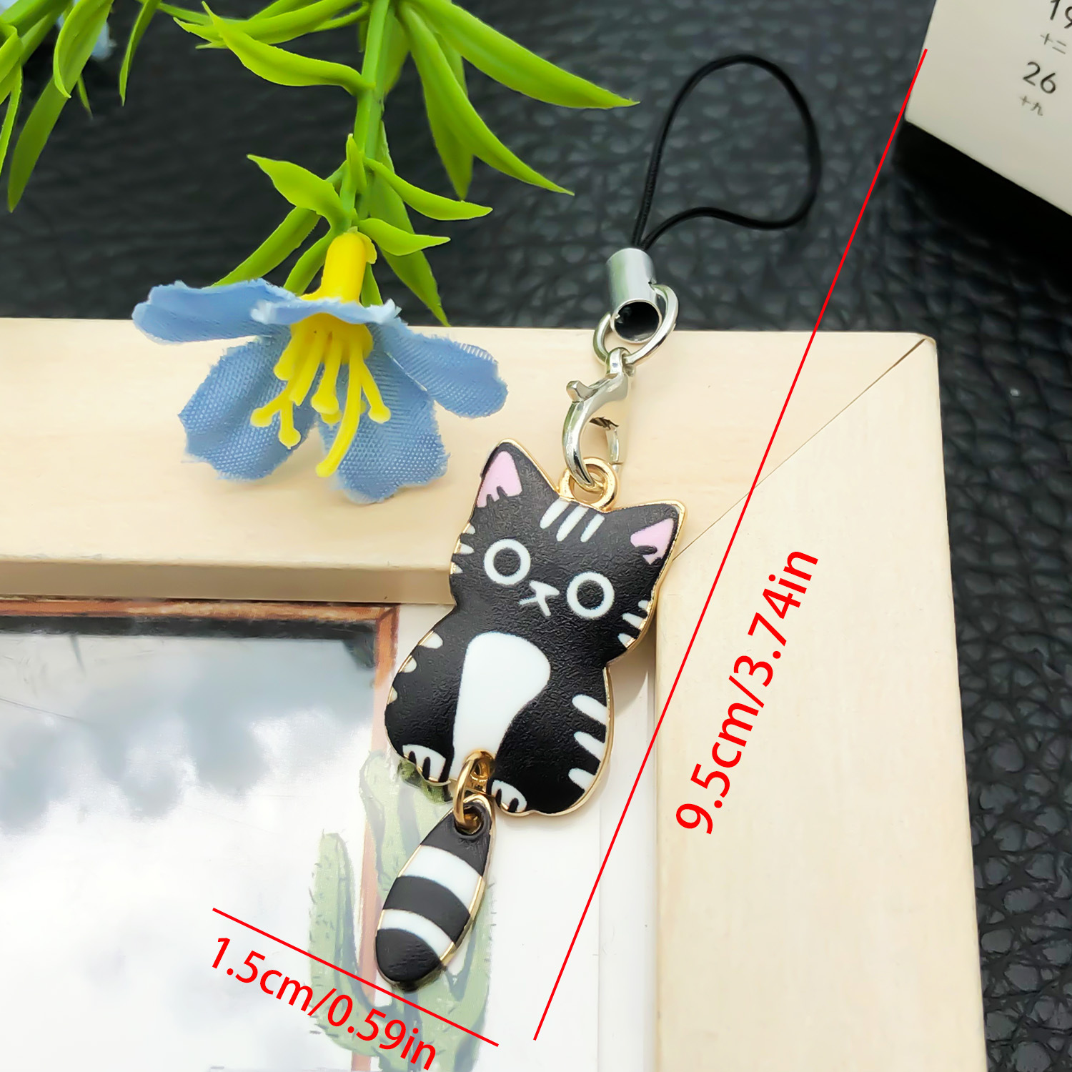1:Ls72-1 cow cat mobile phone chain-2.3g