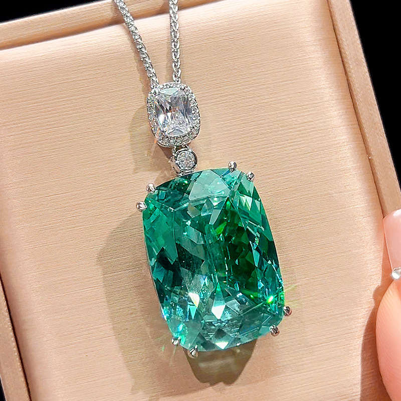 1:White gold para green pendant with chopard chain