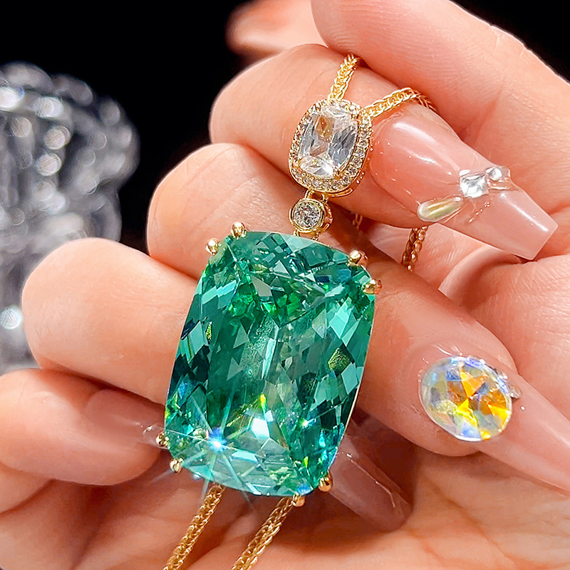 2:Yellow gold pala green pendant with chopard chain