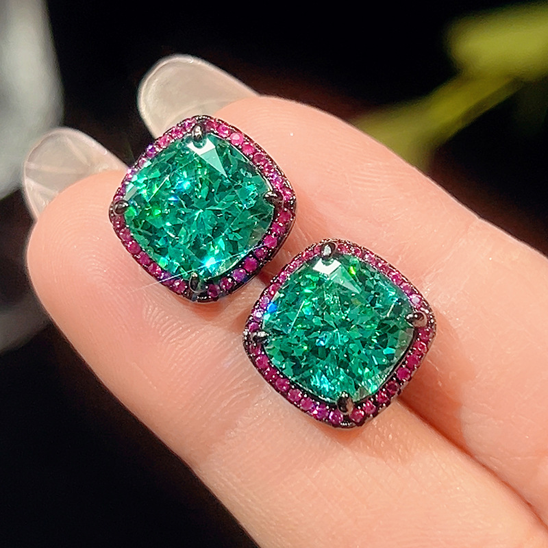 3:Black gold para green stud earrings