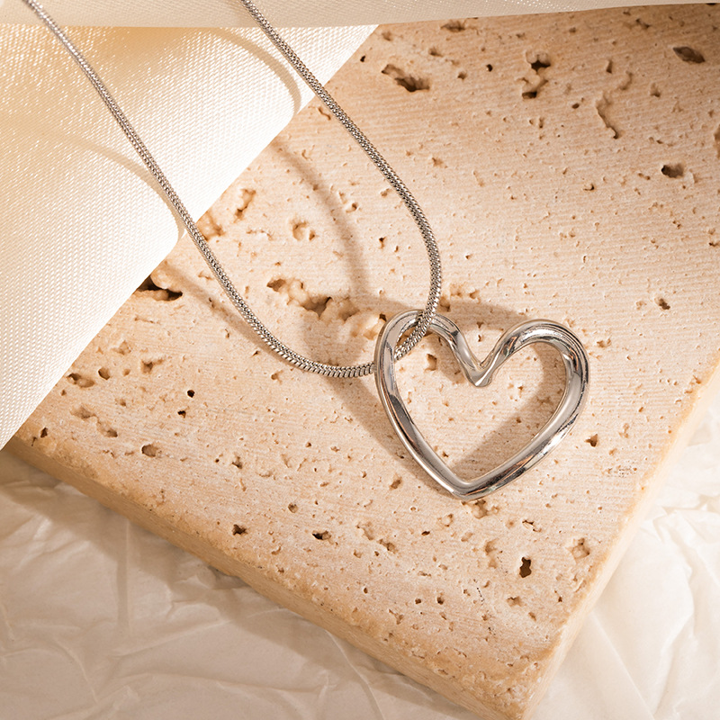 2:Steel color love heart