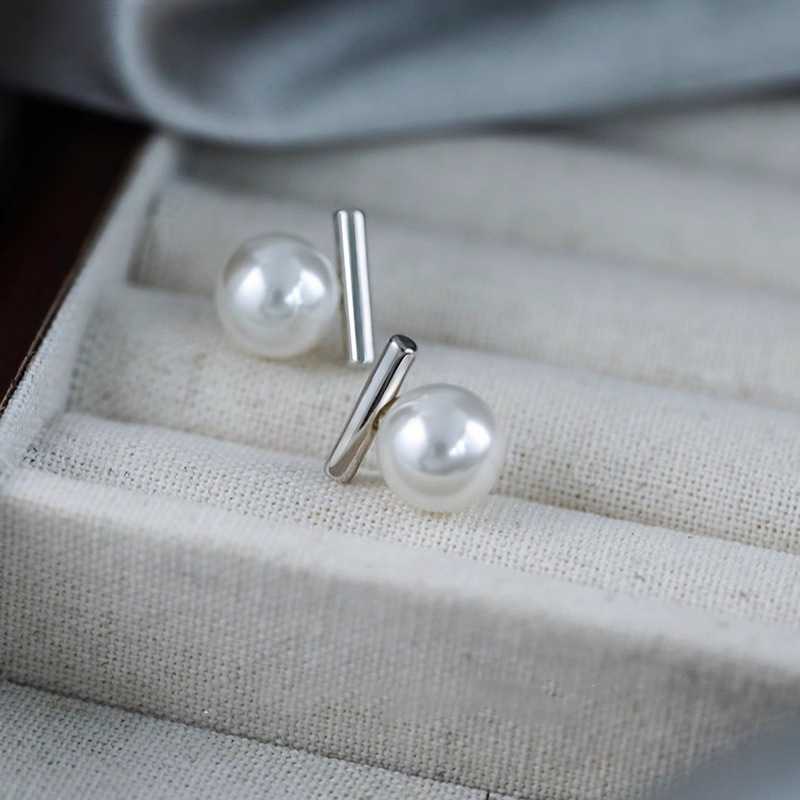 1:Silver pearl stud earrings 0166