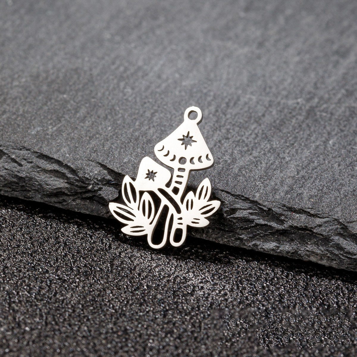 7:579 Steel color, 25x32mm